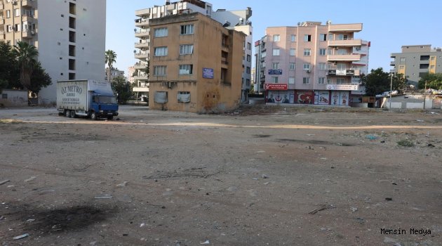 AKDENİZ BELEDİYESİ   “KUŞ PAZARINI TAMEMEN” KALDIRDI
