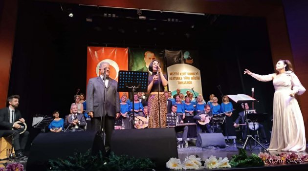 TÜRK ANNELER DERNEĞİ YARARINA MUHTEŞEM KONSER BARIŞ SALONU’NDA ANNELER İÇİN DUYGU DOLU GECE YAŞADI