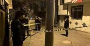 AL BİR KADIN CİNAYETİ DAHA’’ MERSİN’DE EVİN 18 YAŞINDAKİ KADIN BAŞINDAN VURULARAK HAYATINI KAYBETTİ’’